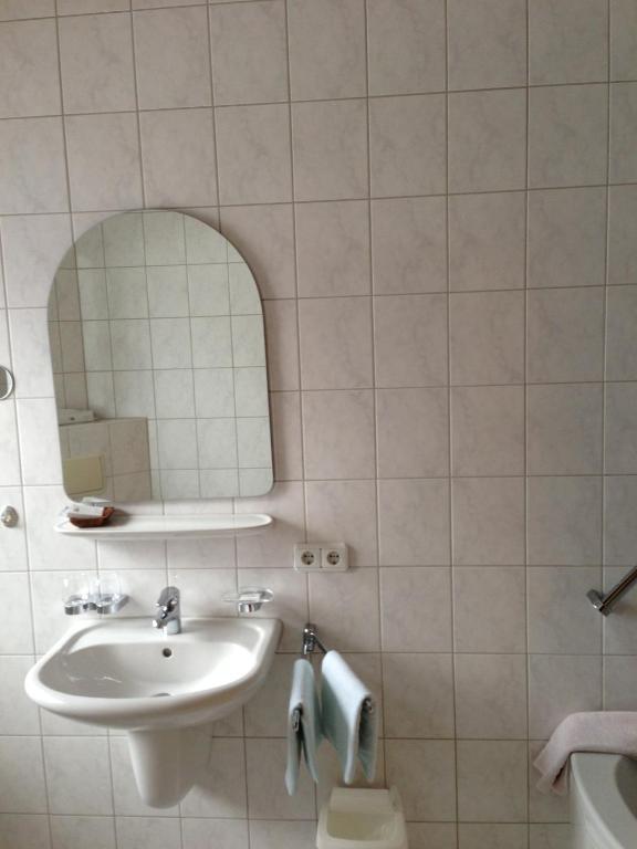 Gästehaus Maria Garmisch-Partenkirchen Zimmer foto